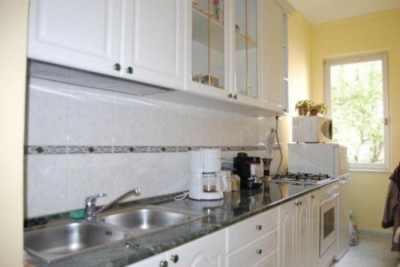 Budapest XI. kerület Budapest XI. kerületben kiadó iroda.
Újbuda központjánál csendes tevékenységre kiadó lakás egy része.

Kiadó a az