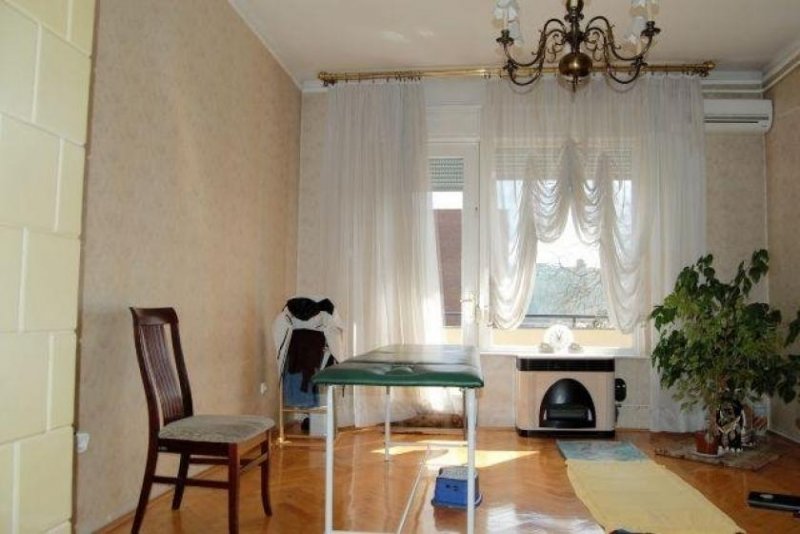 Budapest XI. kerület Budapest XI. kerületben kiadó iroda.
Újbuda központjánál csendes tevékenységre kiadó lakás egy része.

Kiadó a az