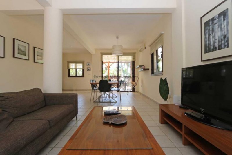 Cape Greko High quality 3 bedroom, 2 bathroom detached luxury villa in sought after location with Title Deeds available - GRV103.Set on a