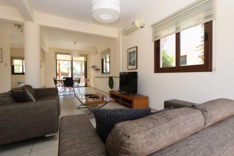 Cape Greko High quality 3 bedroom, 2 bathroom detached luxury villa in sought after location with Title Deeds available - GRV103.Set on a