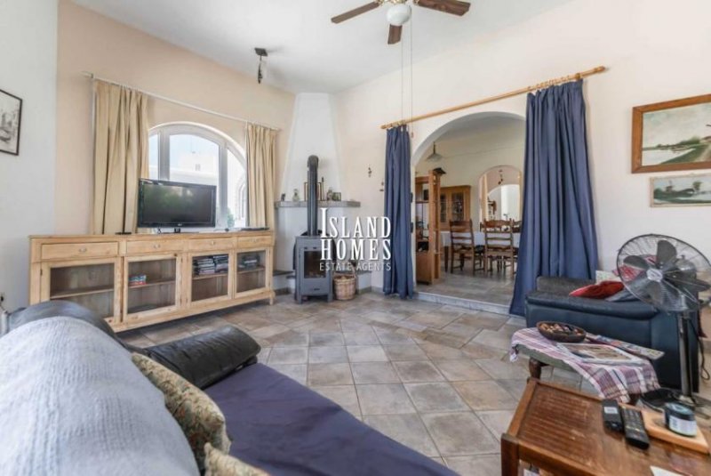 Deryneia 4 bedroom, 2 kitchen, 3 bathroom, 1 WC detached villa with TITLE DEEDS and SEA VIEWS on 938m2 plot in quiet Deryneia Village -