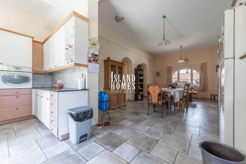 Deryneia 4 bedroom, 2 kitchen, 3 bathroom, 1 WC detached villa with TITLE DEEDS and SEA VIEWS on 938m2 plot in quiet Deryneia Village -