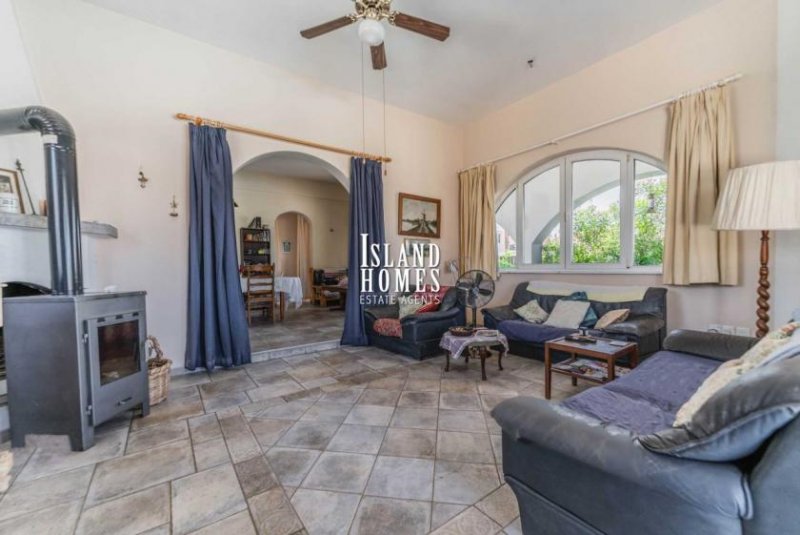 Deryneia 4 bedroom, 2 kitchen, 3 bathroom, 1 WC detached villa with TITLE DEEDS and SEA VIEWS on 938m2 plot in quiet Deryneia Village -