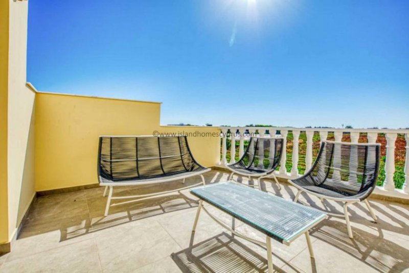 Kapparis 2 bedroom, 1 bathroom apartment in Kapparis - THE128AS.Set on a popular development with inviting communal swimming pool this