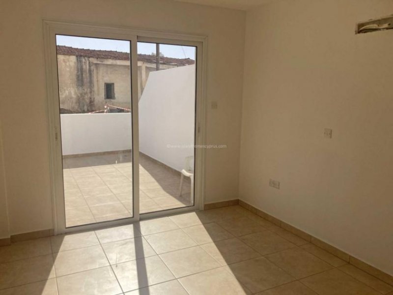 Liopetri 2 bedroom, ground floor apartment with outside space, on fully refurbished complex in fantastic village location in Liopetri -