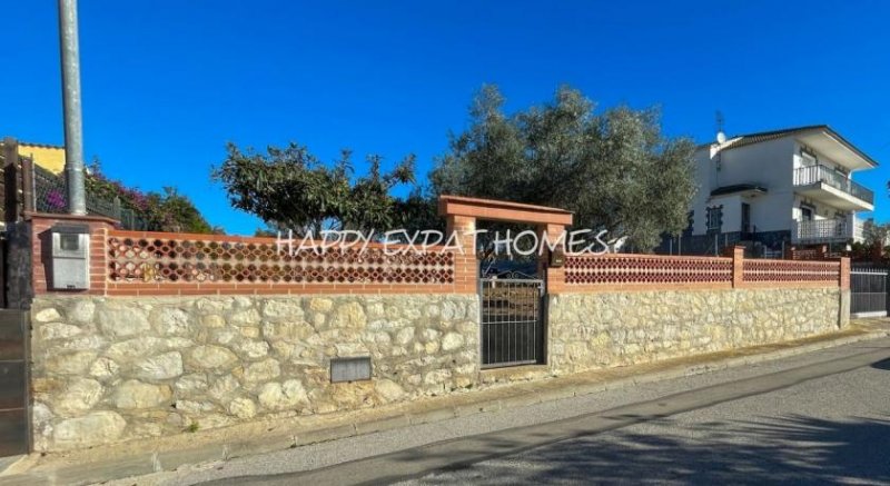 Olivella Schönes Grundstück von 756m2 mit herrlichem Blick auf die Berge, völlig flach, das durch seine Ausrichtung den ganzen Tag und
