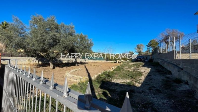 Olivella Schönes Grundstück von 756m2 mit herrlichem Blick auf die Berge, völlig flach, das durch seine Ausrichtung den ganzen Tag und