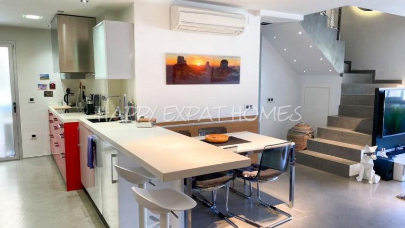 Olivella This stylish and chic duplex apartment in Olivella Mas Mila (which is the center of the village) directly next to schools, doc