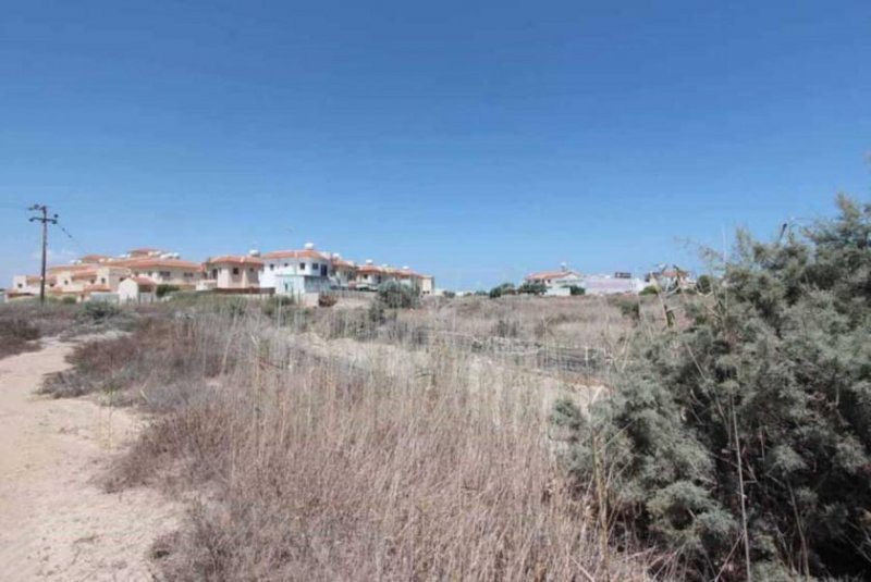 Paralimni 1048m2 Plot of Land, close to amenities in Paralimni - LPAR154This plot is an excellent investment for a residential build.