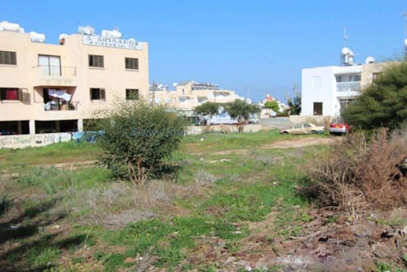 Paralimni 2 plots of land in prime Paralimni location with planning permission for a block of 16 private apartments - LPAR139.Available