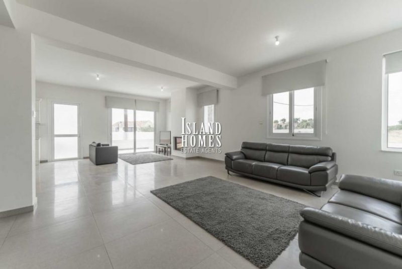 Paralimni BRAND NEW 4 bedroom, 2 bathroom detached villa on small development with SEA VIEWS in Paralimni - SCP104.This small development