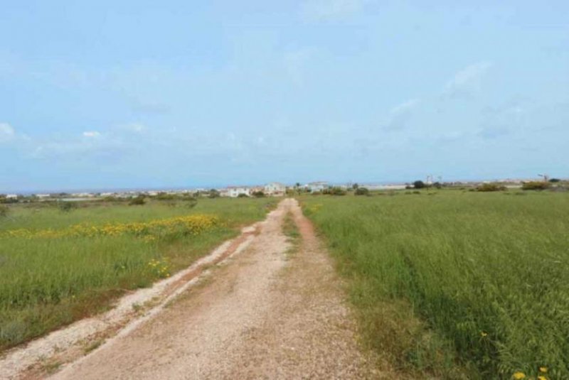 Paralimni Elevated, Sea View, plot of land measuring 6589m2 in Paralimni - LPAR171Located in an exclusive area, close to the resorts of