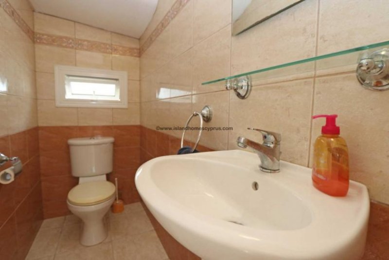 Paralimni Spacious 3 bedroom, 1 bathroom ,1 WC detached villa with Title Deeds in quiet residential area of Paralimni - PAR164.Located