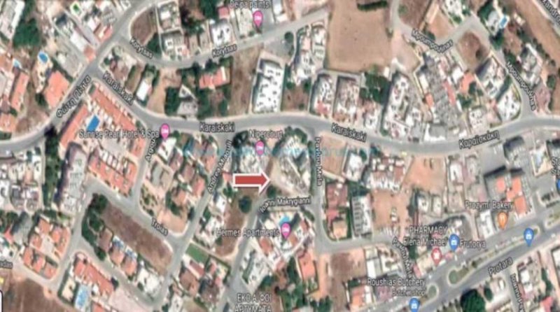 Paralimni Triangular shaped plot of land in residential area of Paralimni - LPAR176This 617m2 plot of land has road access and is located