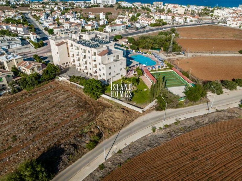 Pernera 1 bedroom, 1 bathroom apartment on an established complex with hotel style luxuries and amenities and excellent rental potential