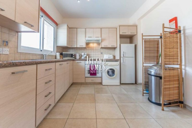 Pernera 3 bedroom, 2 bathroom villa with swimming pool and TITLE DEEDS 700m to the beach in Pernera - MRP101This is a fantastic to own