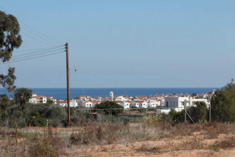 Pernera LPER126 - Excellent plot of land with great potential in Pernera.This 4763m2 plot has great sea views and road access under