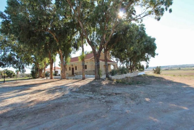 Protaras LPRO126 - 3595m2 Plot of Land in exclusive Protaras area.This fertile plot is located close to the Ayios Pantelimon Church in ov