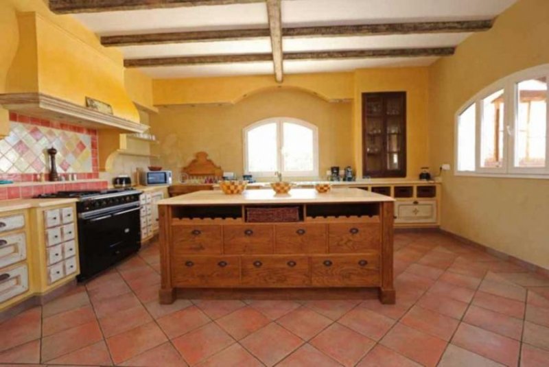 Protaras One of a kind, 5 bedroom, 3 bathroom Luxury villa with private swimming pool and stunning views - PRO135.Set in the hills the