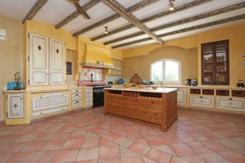 Protaras One of a kind, 5 bedroom, 3 bathroom Luxury villa with private swimming pool and stunning views - PRO135.Set in the hills the