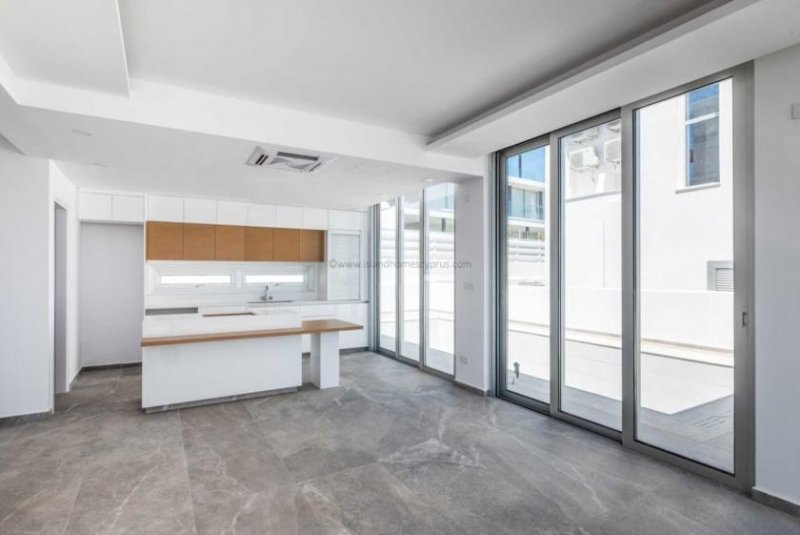 Protaras Rare chance to purchase a NEW 4 bedroom detached villa in Prime Protaras Location - IJP101DP.This stylish villa, offered includ