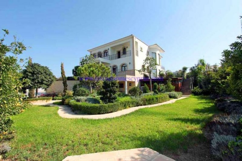 Protaras Stunning 5 bedroom, 6 bathroom private villa with TITLE DEEDS and a PRIVATE SWIMMING POOL , JACUZZI and SEA VIEWS - FAN106.The