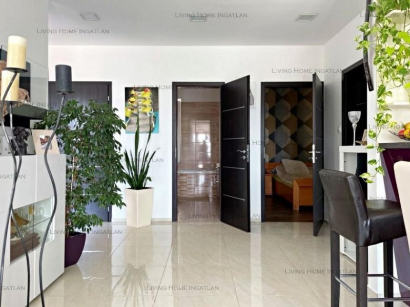 Szentendre Szentendrén igazi panorámás, 104 nm-es családi ház eladó.
Nettó lakóterület: 90.38 nm + terasz, melynek mérete: 27.34