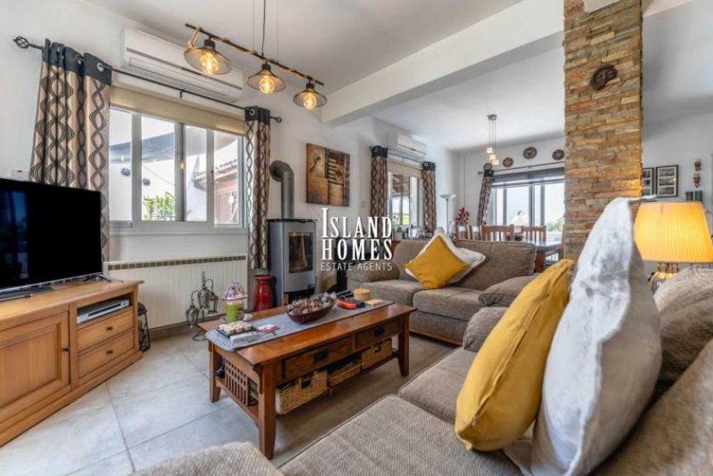 Vrysoulles Stunning 3 bedroom, 2 bathroom Villa with swimming pool in private village location and full Title Deeds in Vrysoulles - beaut