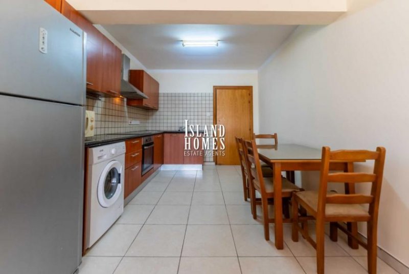 Xylofagou 2 bedroom, 1 bathroom, first floor apartment with communal swimming pool in village location of Xylofagou - STX103Set on a Haus