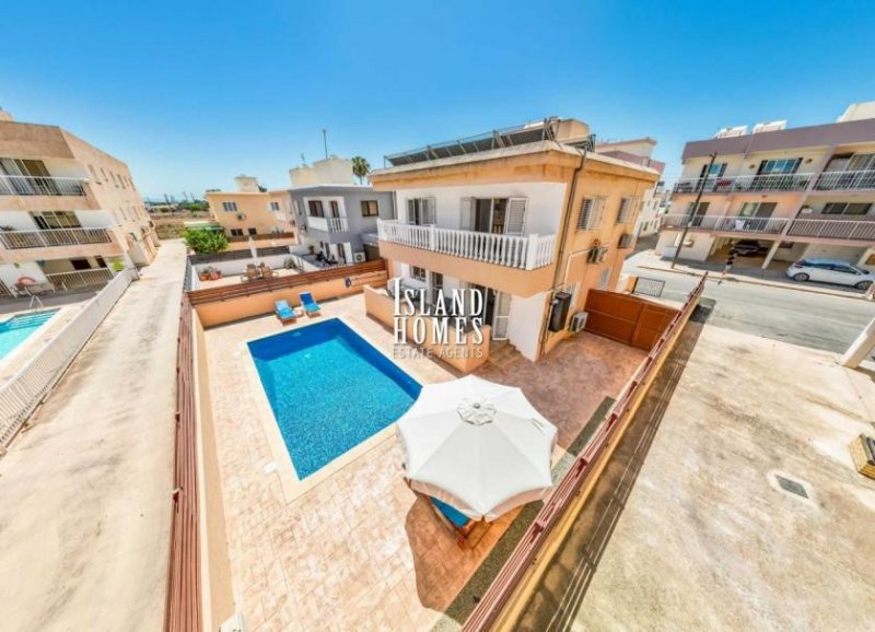 Xylofagou 3 bedroom, semi detached villa with private swimming pool, central heating and TITLE DEEDS in village of Xylofagou - FPX101This