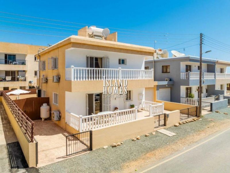 Xylofagou 3 bedroom, semi detached villa with private swimming pool, central heating and TITLE DEEDS in village of Xylofagou - FPX101This