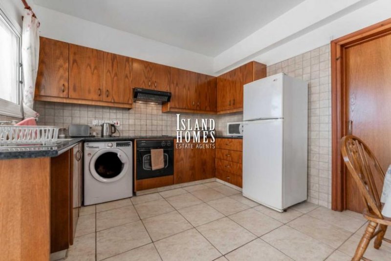 Xylofagou 3 bedroom, semi detached villa with private swimming pool, central heating and TITLE DEEDS in village of Xylofagou - FPX101This