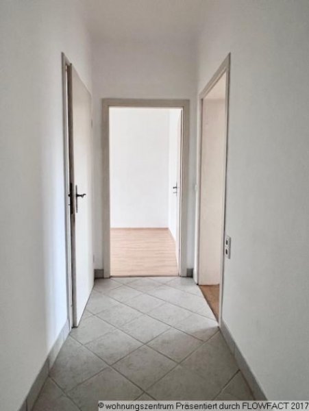 Dresden Hübsche helle 3-Zimmer-Wohnung, Wannenbad, geräumige Küche, frisch gemalert! Wohnung mieten