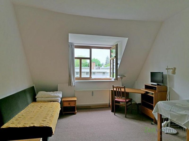 Dresden (EF0799_M) Dresden: Strehlen, kleines möbliertes Apartment, preiswert für Wochenendheimfahrer, WLAN inklusive Wohnung mieten