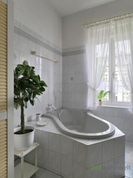 Dresden (EF1296_M) Dresden: Blasewitz, preiswerte möblierte Wohnung mit Dusche und Wanne in denkmalgeschützter Villa Wohnung mieten