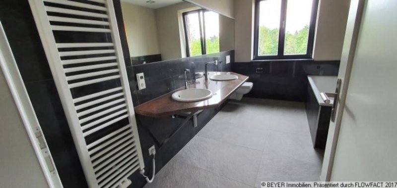 Langebrück Naturnah & hochwertig: Großzügige Galerie DG-Wohnung mit Südbalkon gegenüber der Dresdner Heide Wohnung mieten