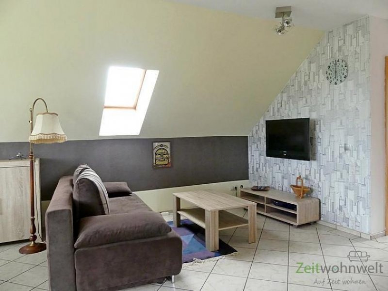 Moritzburg (EF0468_M) Dresden: Moritzburg, modern möblierte Dachwohnung mit WLAN und Mini-Arbeitszimmer, Reinigungsservice möglich mieten