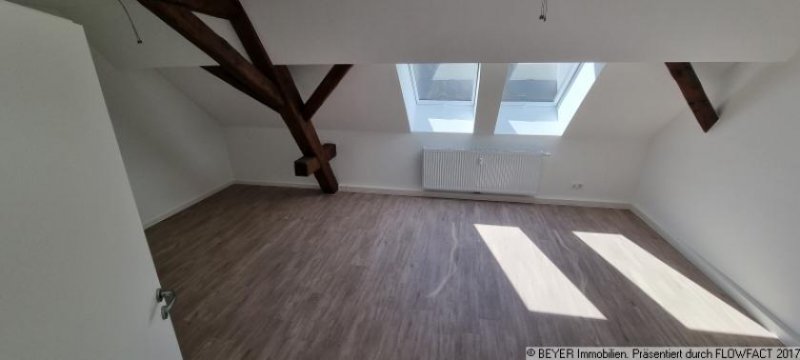 Arnsdorf (Landkreis Bautzen) Historischer Charme trifft modernes Wohnen – helle Dachgeschosswohnung im ehemaligen Vierseitenhof“ Wohnung mieten