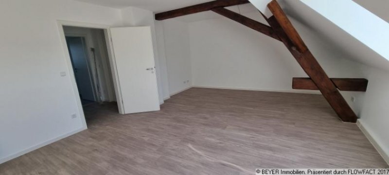 Arnsdorf (Landkreis Bautzen) Historischer Charme trifft modernes Wohnen – helle Dachgeschosswohnung im ehemaligen Vierseitenhof“ Wohnung mieten