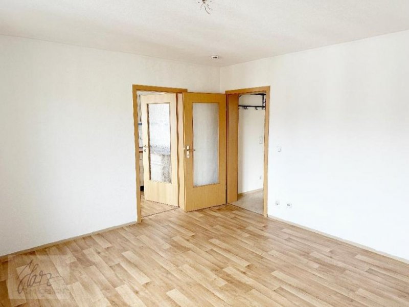 Riesa *** KLEIN... GEMÜTLICH... UND MIT KÜCHENZEILE ! *** Helle 2-Raumwohnung zu vermieten Wohnung mieten