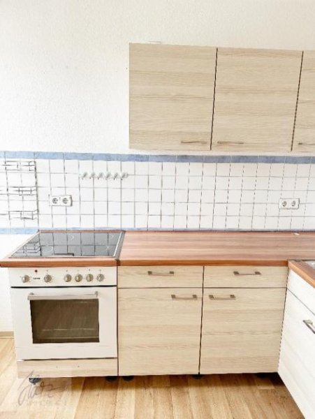 Riesa *** KLEIN... GEMÜTLICH... UND MIT KÜCHENZEILE ! *** Helle 2-Raumwohnung zu vermieten Wohnung mieten