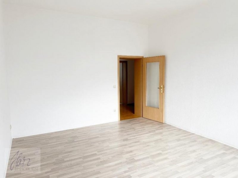 Riesa ***ALTBAUCHARME MIT 2 BALKONEN UND BLICK INS GRÜNE*** – 2-Raumwohnung in zentrumsnaher Lage von Alt‑Riesa zu vermieten
