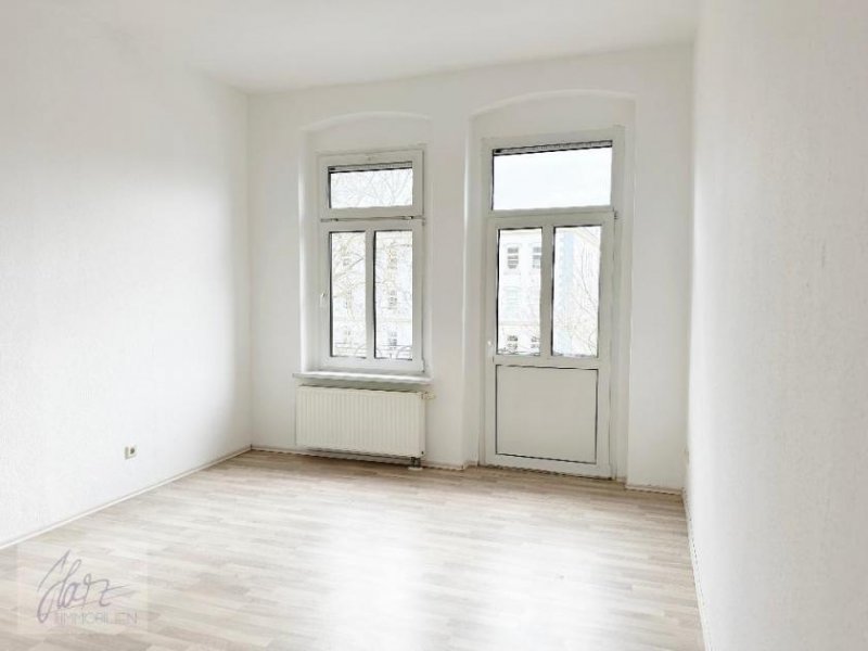 Riesa ***ALTBAUCHARME MIT 2 BALKONEN UND BLICK INS GRÜNE*** – 2-Raumwohnung in zentrumsnaher Lage von Alt‑Riesa zu vermieten