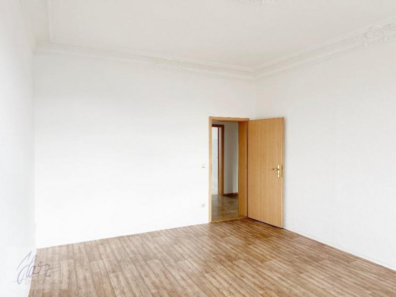 Riesa ***EXKLUSIVE 2-RAUM-ALTBAUWOHNUNG MIT STUCKDECKEN & " BALKONEN *** Wohnen im Herzen von Alt-Riesa Wohnung mieten
