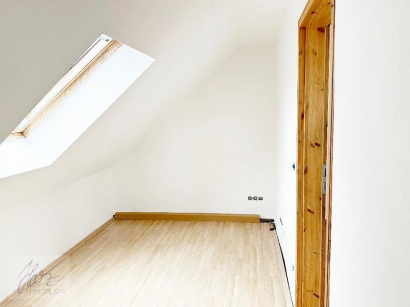 Riesa ***VIEL PLATZ & BESONDERER WOHNCHARAKTER – 6-ZIMMER-MAISONETTE MIT KAMIN*** ab demnächst zu vermieten Wohnung mieten