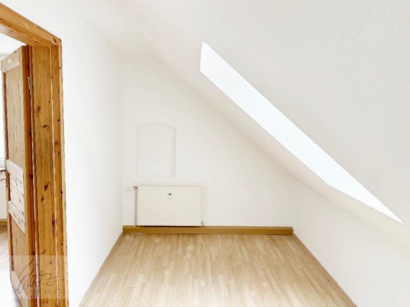 Riesa ***VIEL PLATZ & BESONDERER WOHNCHARAKTER – 6-ZIMMER-MAISONETTE MIT KAMIN*** ab demnächst zu vermieten Wohnung mieten