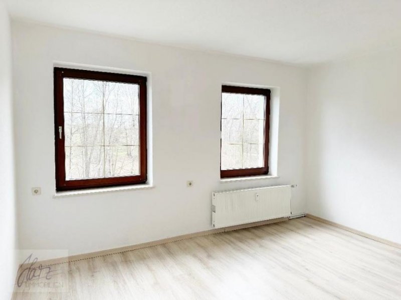 Nünchritz ***WOHNEN IM GRÜNEN*** – Komfortabel, ruhig und familienfreundlich... 3-Raumwohnung mit Tageslichtbad und opionaler ab sofort