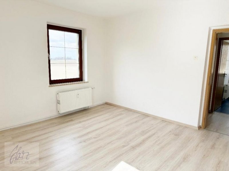 Nünchritz ***WOHNEN IM GRÜNEN*** – Komfortabel, ruhig und familienfreundlich... 3-Raumwohnung mit Tageslichtbad und opionaler ab sofort