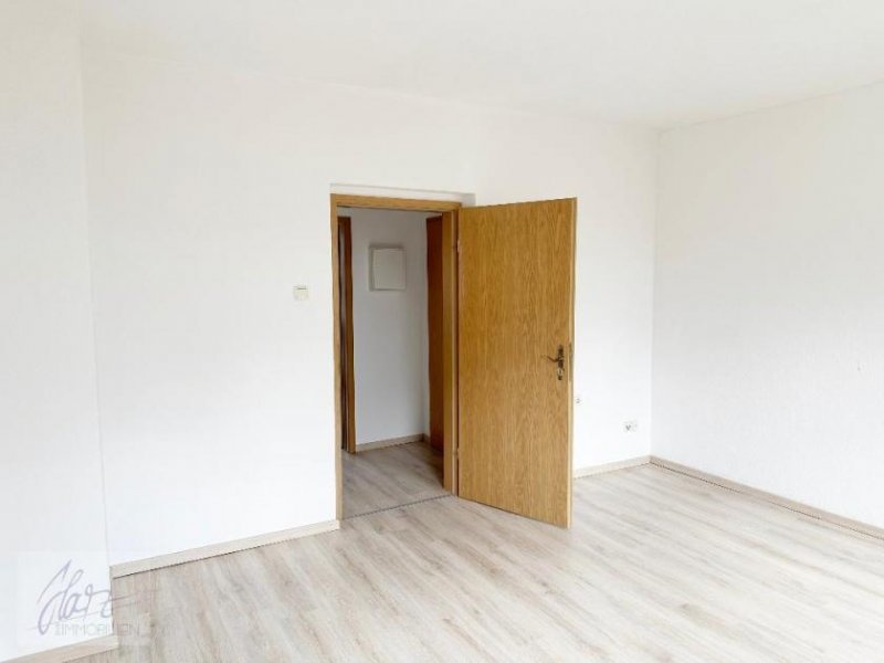 Nünchritz ***WOHNEN IM GRÜNEN*** – Komfortabel, ruhig und familienfreundlich... 3-Raumwohnung mit Tageslichtbad und opionaler ab sofort