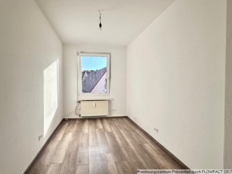 Klipphausen Hübsche helle 3-Zimmer-Wohnung, Einbauküche, Garage, Wannenbad! Wohnung mieten